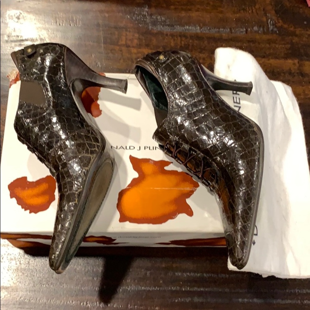 Women’s Donald J Pliner Minya Booties - Picture 3 of 5